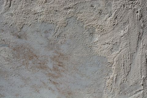 Какие нормативы регламентируют качество штукатурки и стяжки?