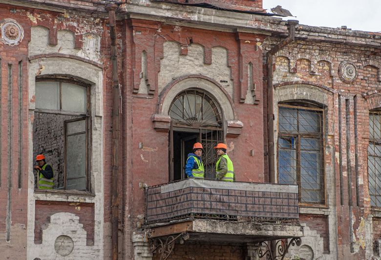Какие нормативы определяют длительность технологических пауз?