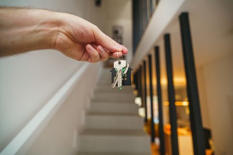С чего начать приёмку коттеджа: документы и первичный осмотр