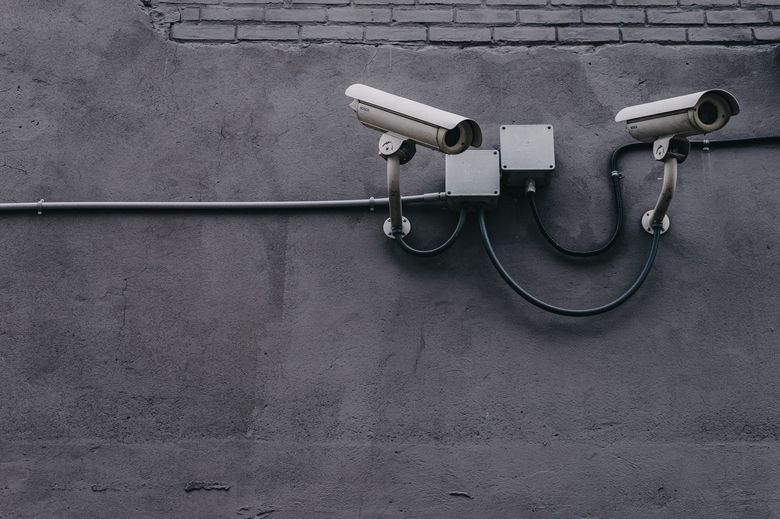 Как спрятать оборудование, чтобы не испортить интерьер?