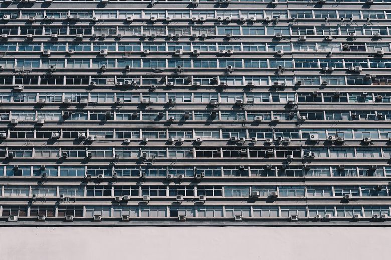 Как не испортить архитектуру фасада: решения, которые одобряют архитекторы?