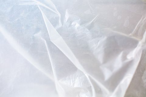 Какие поверхности требуют обязательной защиты и почему стандартные плёнки не всегда работают?